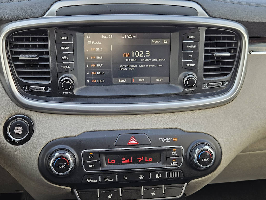 Thumbnail: 2020 Kia Sorento - 11