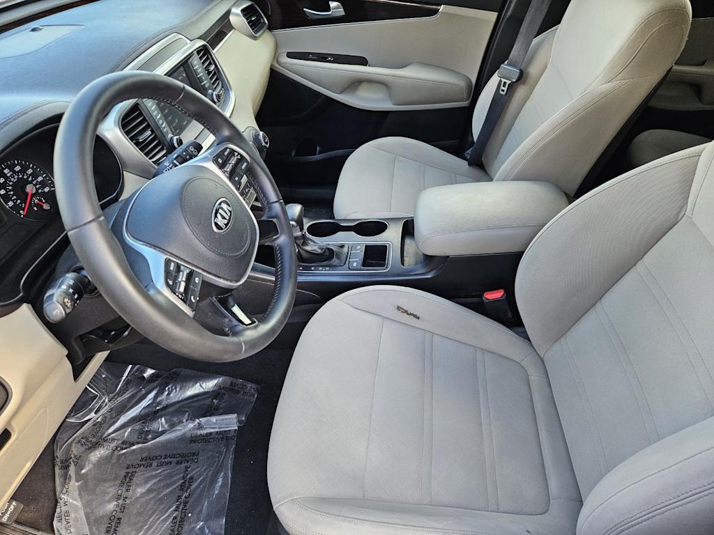 Thumbnail: 2020 Kia Sorento - 9