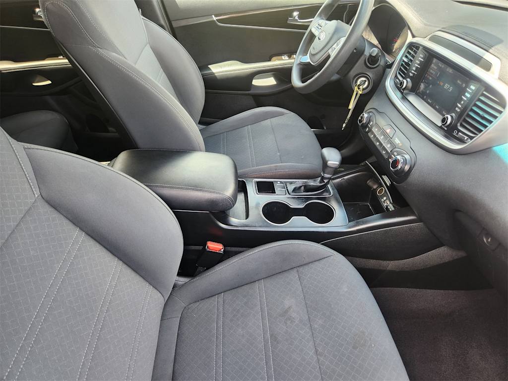 Thumbnail: 2020 Kia Sorento - 10