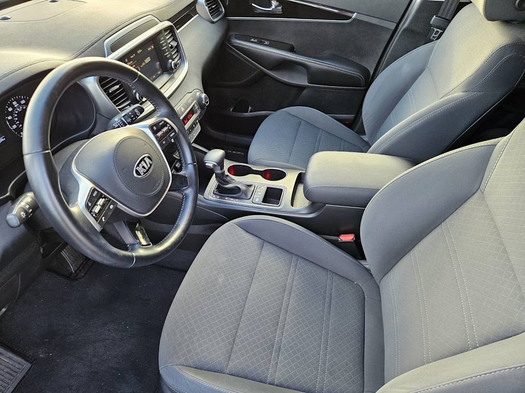 Thumbnail: 2020 Kia Sorento - 8