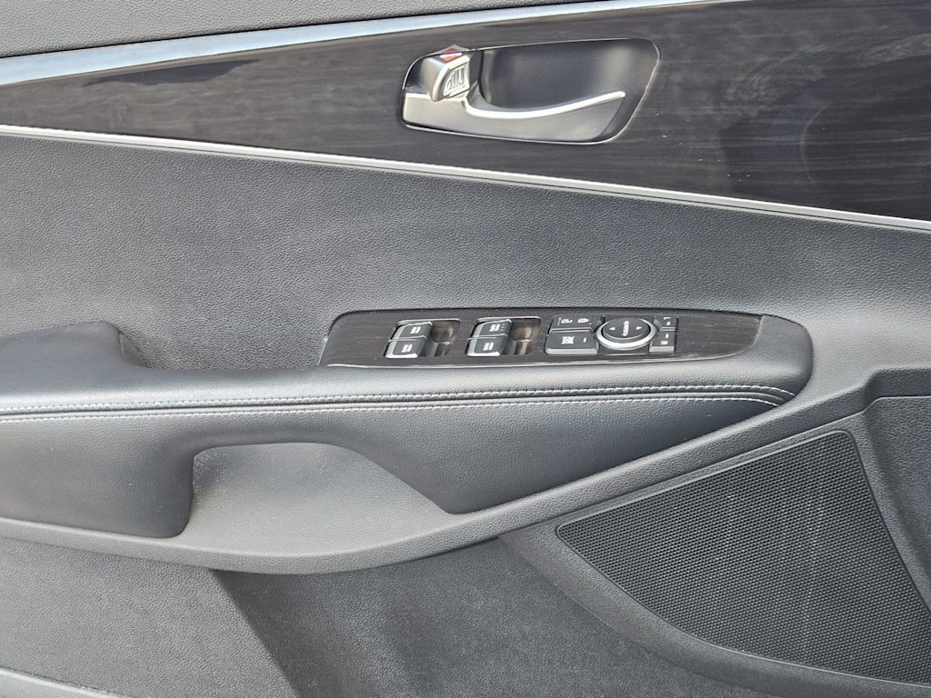 Thumbnail: 2020 Kia Sorento - 28