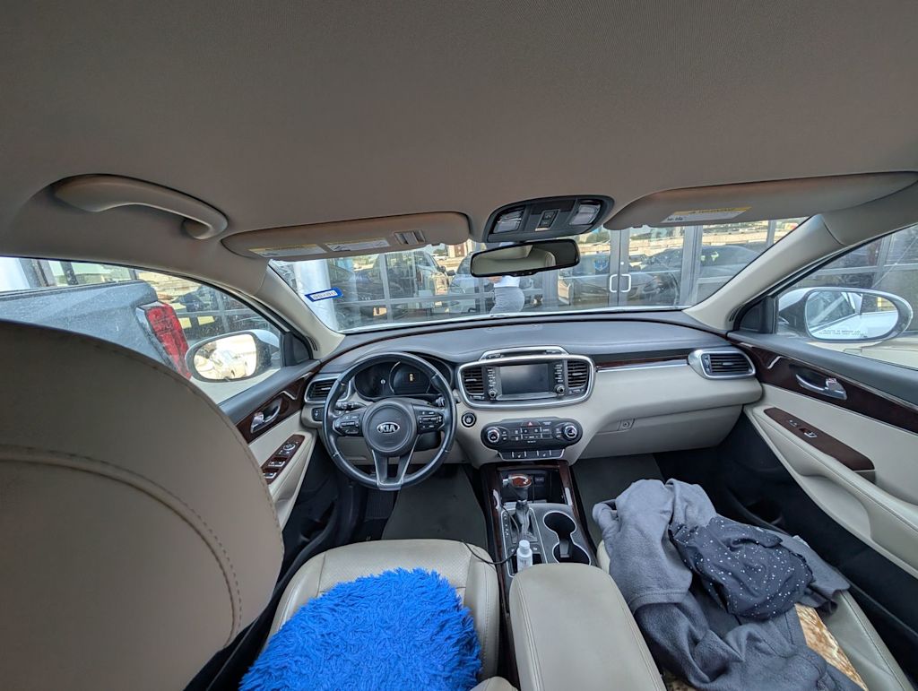 Thumbnail: 2017 Kia Sorento - 2