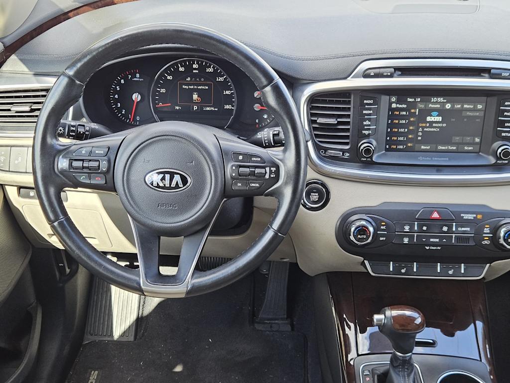 Thumbnail: 2017 Kia Sorento - 8