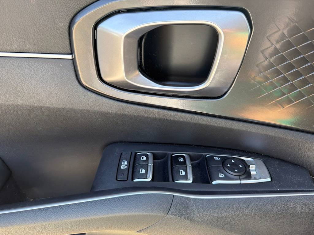 Thumbnail: 2023 Kia Sorento - 15