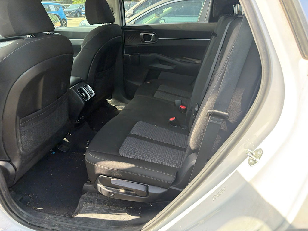 Thumbnail: 2023 Kia Sorento - 8