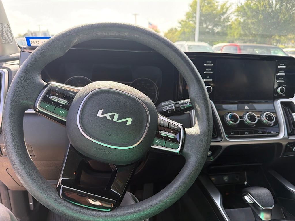 Thumbnail: 2023 Kia Sorento - 6