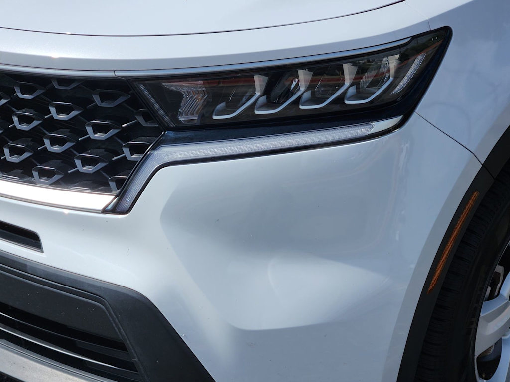 Thumbnail: 2023 Kia Sorento - 18