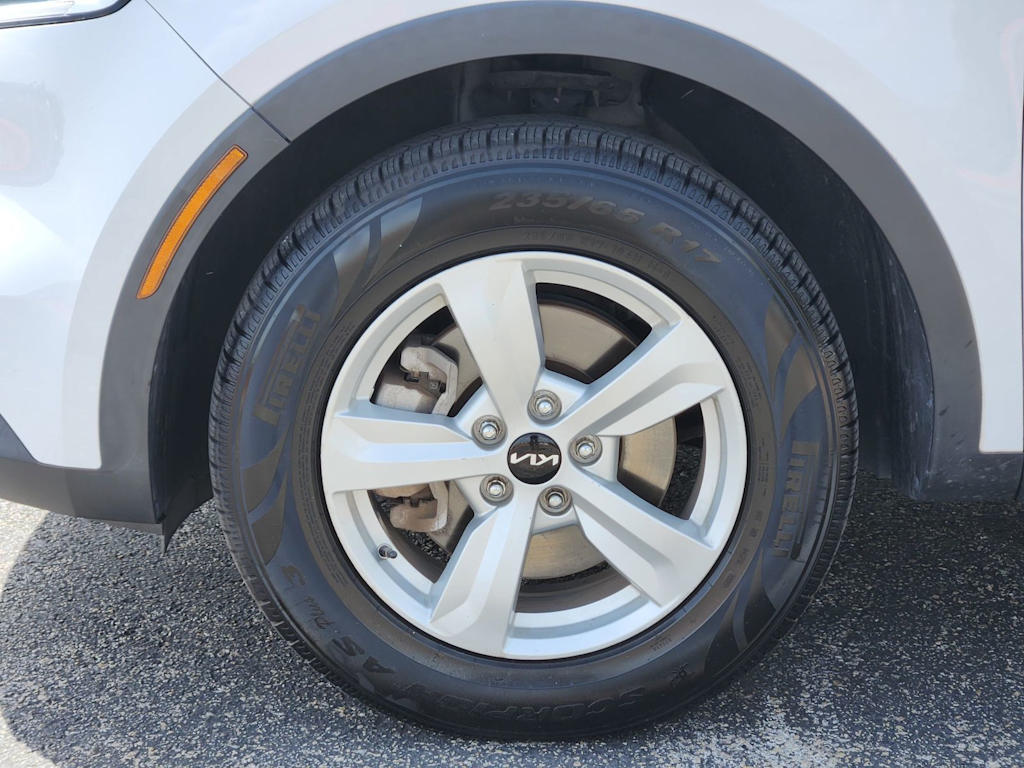 Thumbnail: 2023 Kia Sorento - 19