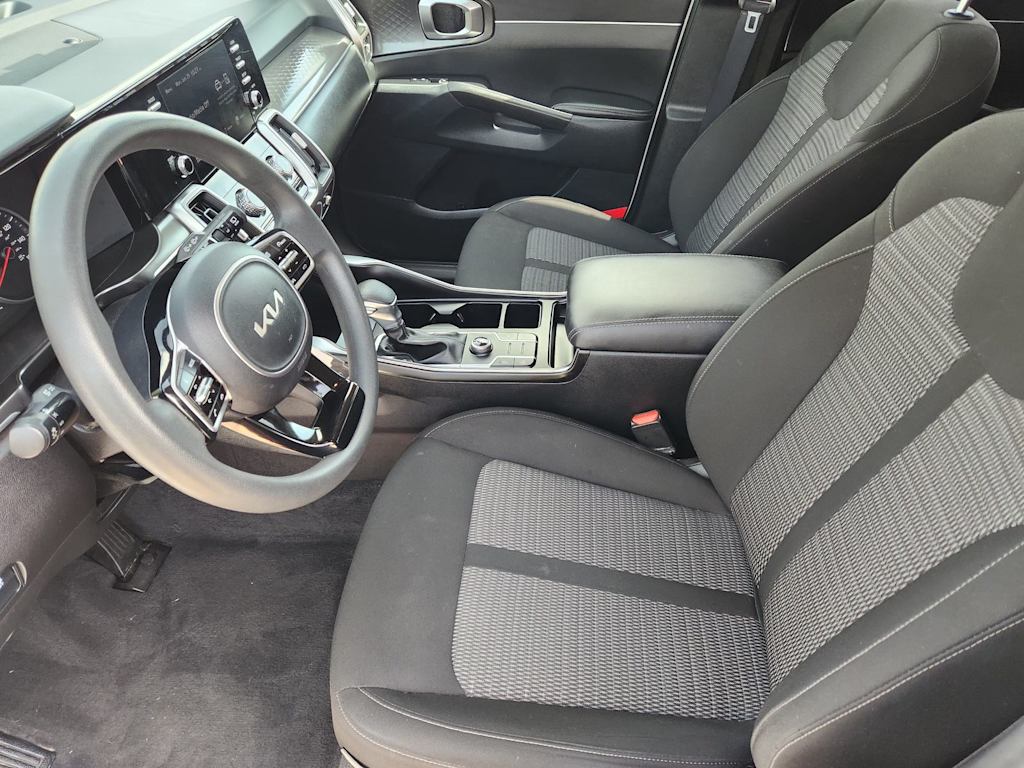 Thumbnail: 2023 Kia Sorento - 9