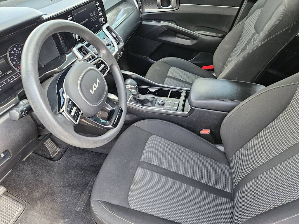Thumbnail: 2022 Kia Sorento - 8