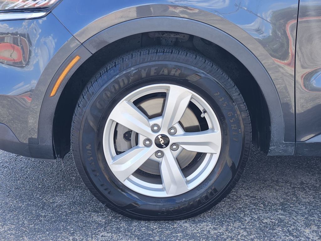 Thumbnail: 2022 Kia Sorento - 18