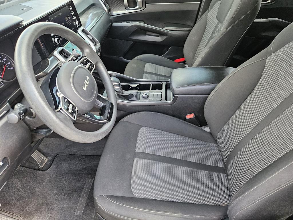 Thumbnail: 2022 Kia Sorento - 9