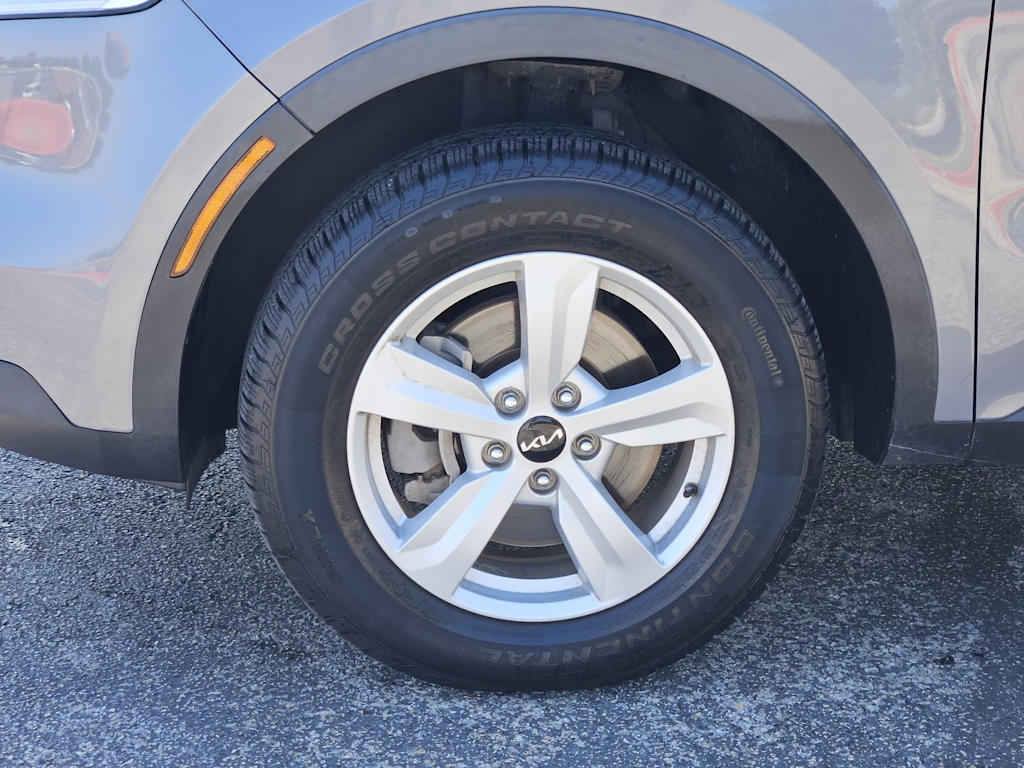Thumbnail: 2022 Kia Sorento - 18