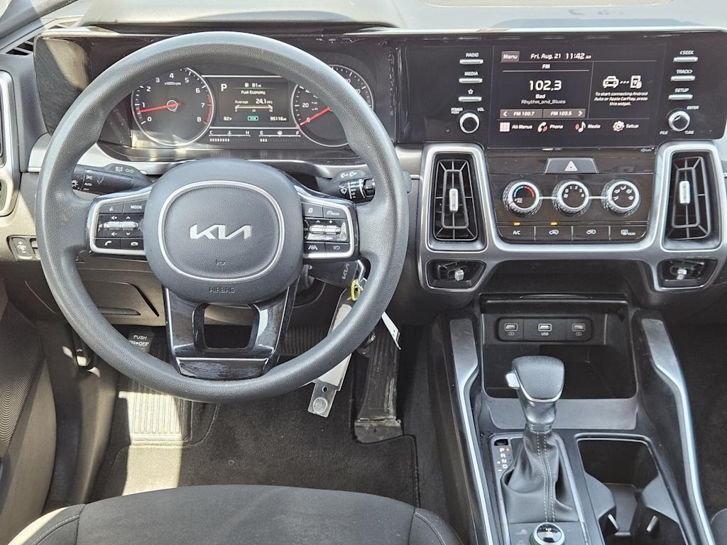 Thumbnail: 2022 Kia Sorento - 7