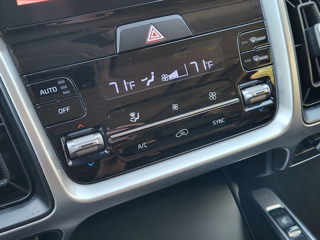 Thumbnail: 2021 Kia Sorento - 24