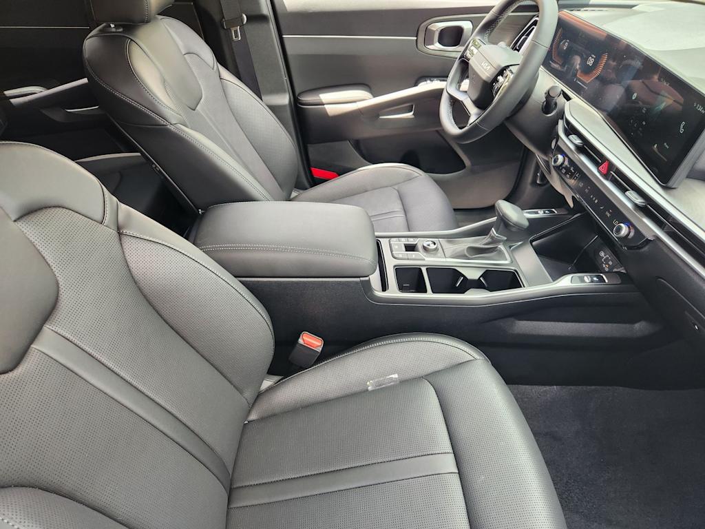 Thumbnail: 2026 Kia Sorento - 8
