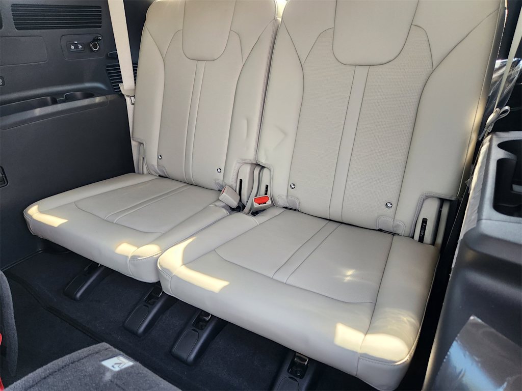 Thumbnail: 2026 Kia Sorento - 32