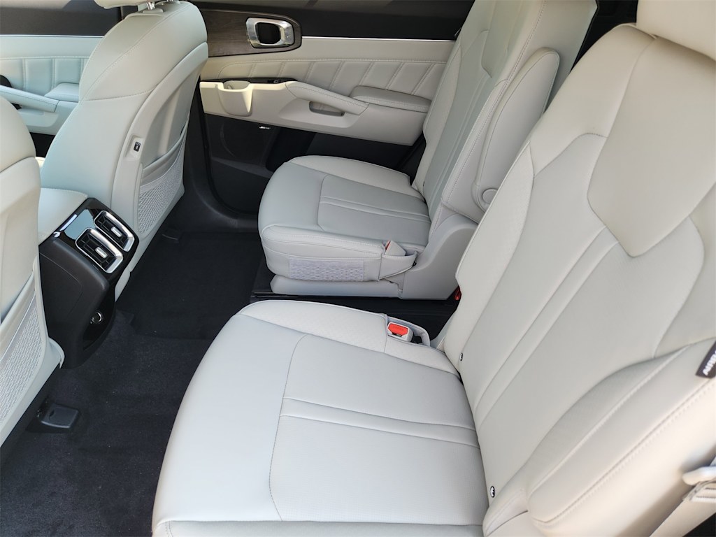 Thumbnail: 2026 Kia Sorento - 29