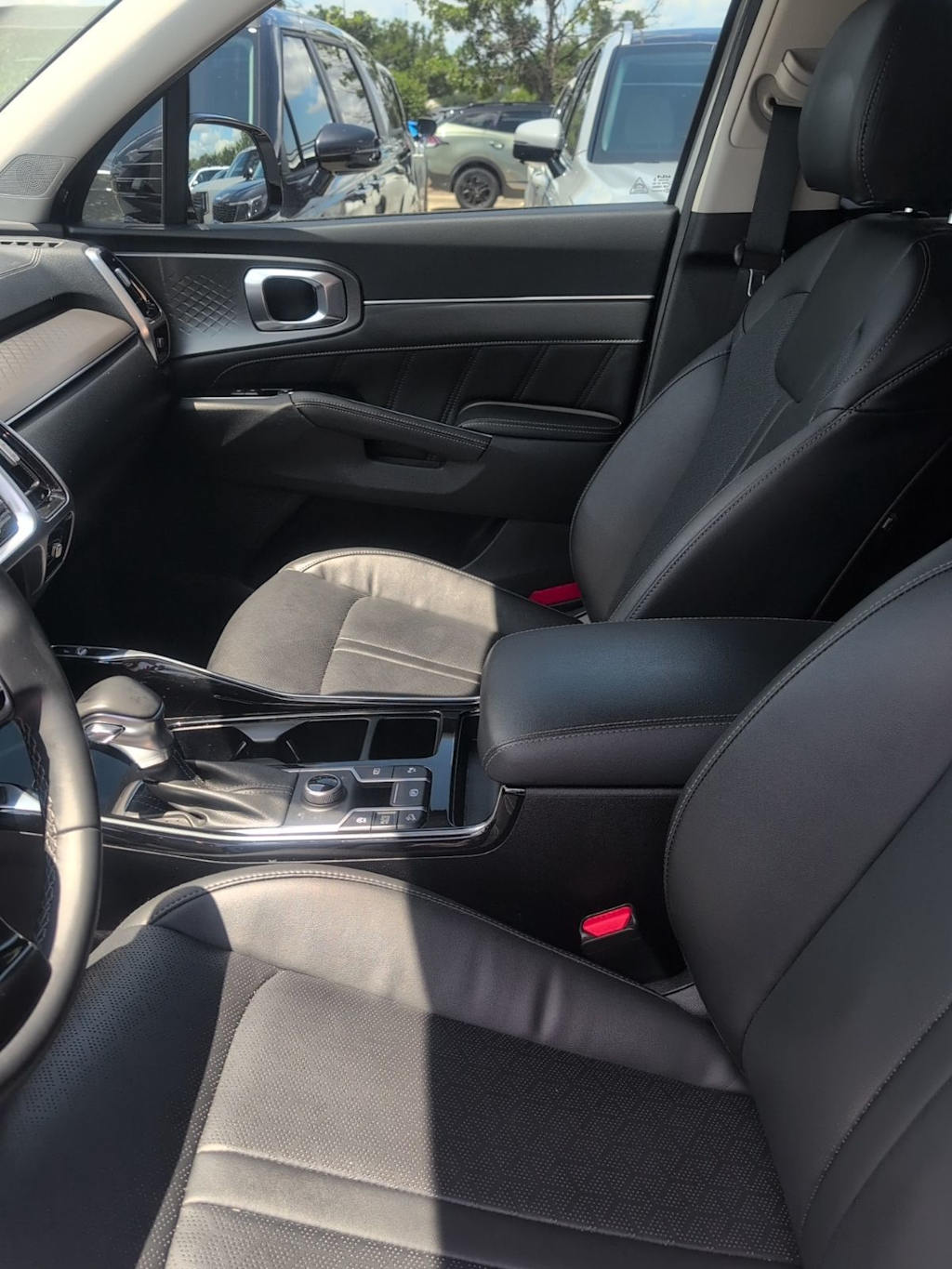 Thumbnail: 2022 Kia Sorento - 5