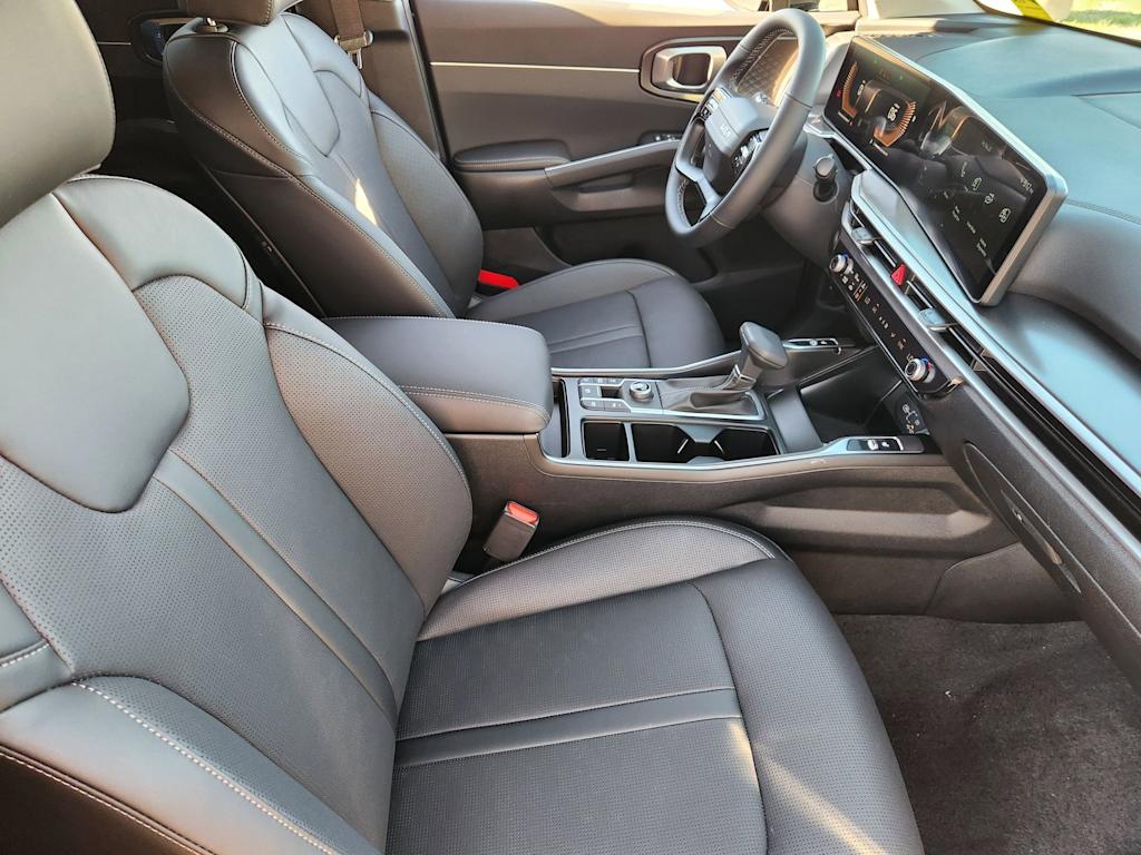 Thumbnail: 2026 Kia Sorento - 9