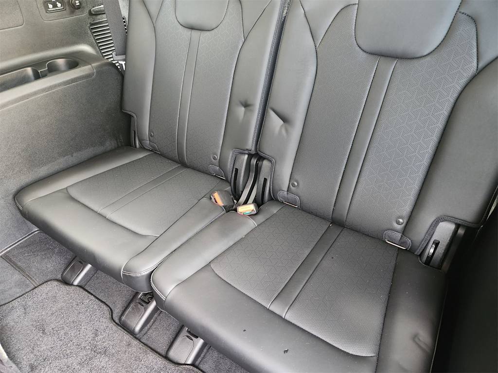 Thumbnail: 2022 Kia Sorento - 32