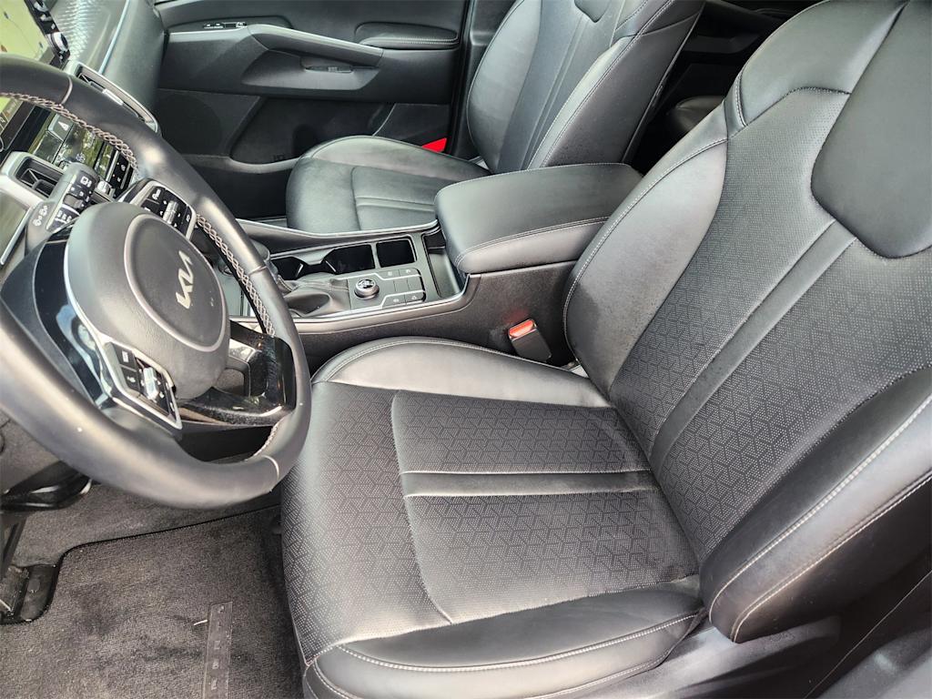 Thumbnail: 2022 Kia Sorento - 8