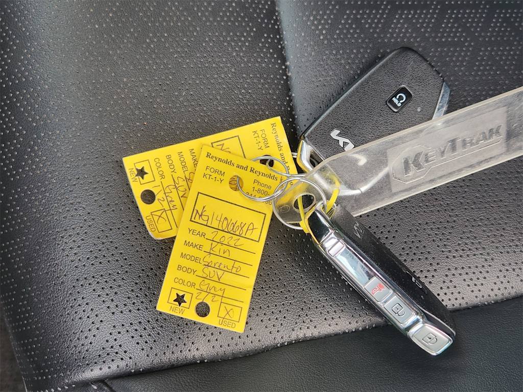 Thumbnail: 2022 Kia Sorento - 16