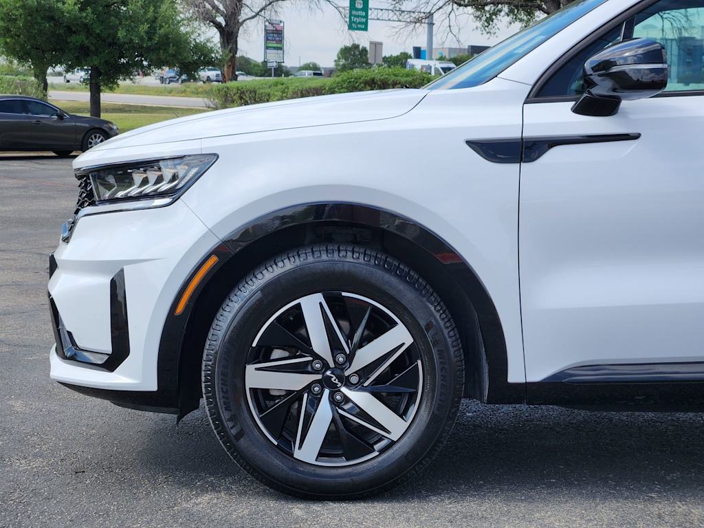 Thumbnail: 2023 Kia Sorento - 6