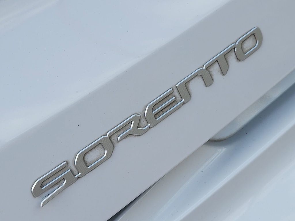 Thumbnail: 2023 Kia Sorento - 5