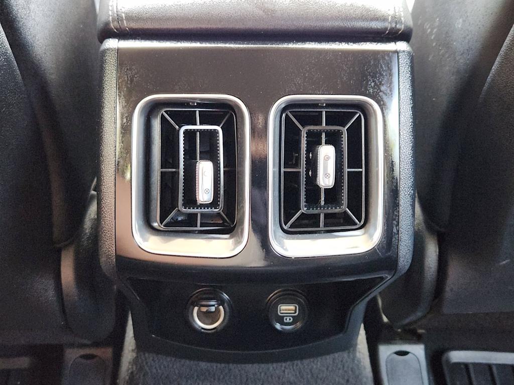 Thumbnail: 2023 Kia Sorento - 32