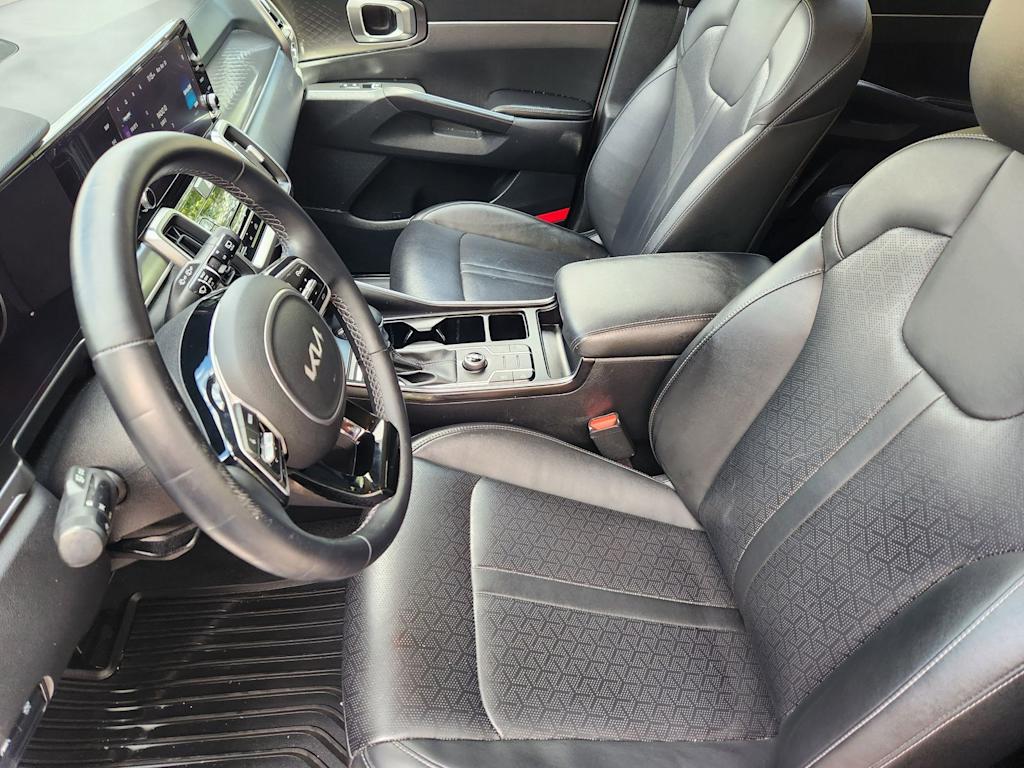 Thumbnail: 2023 Kia Sorento - 9