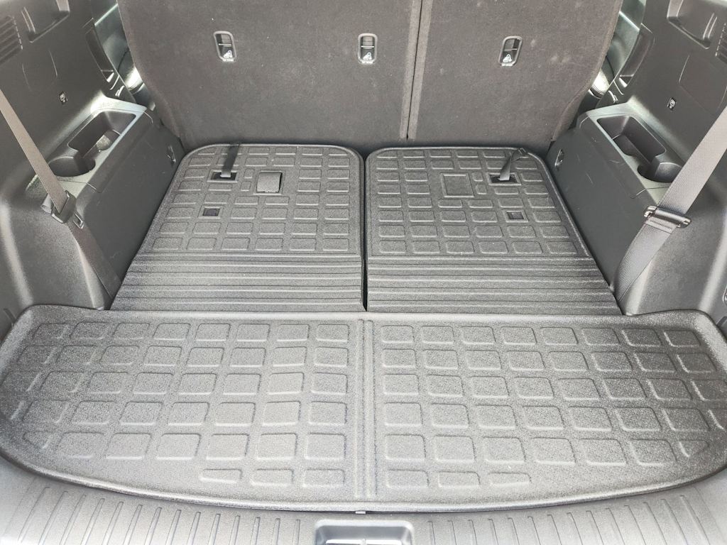 Thumbnail: 2023 Kia Sorento - 16