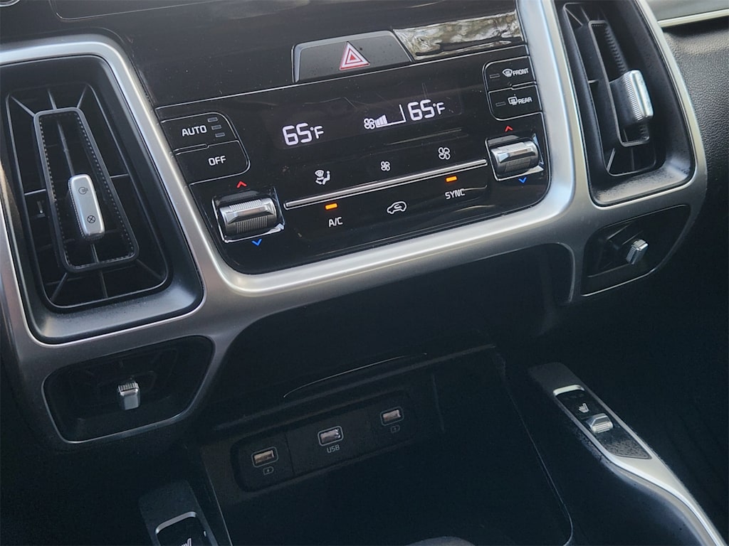 Thumbnail: 2022 Kia Sorento - 24