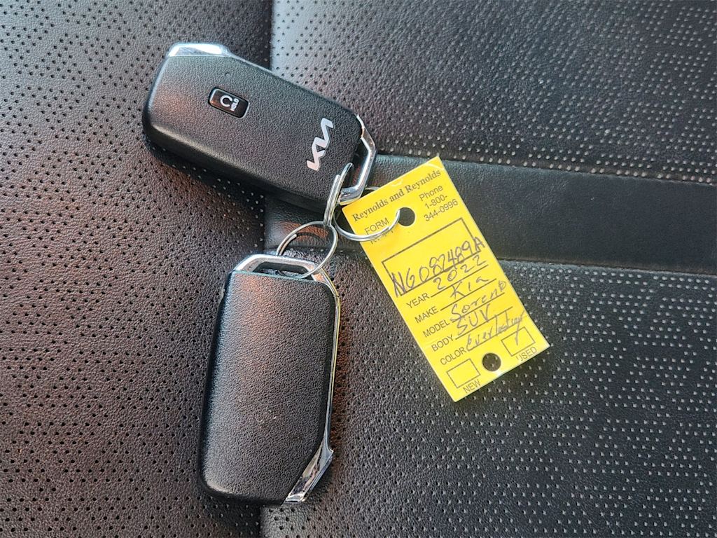 Thumbnail: 2022 Kia Sorento - 16