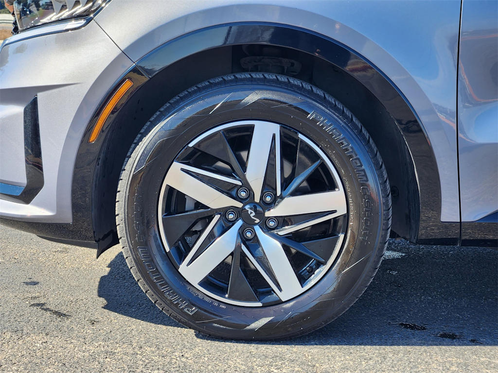 Thumbnail: 2022 Kia Sorento - 21