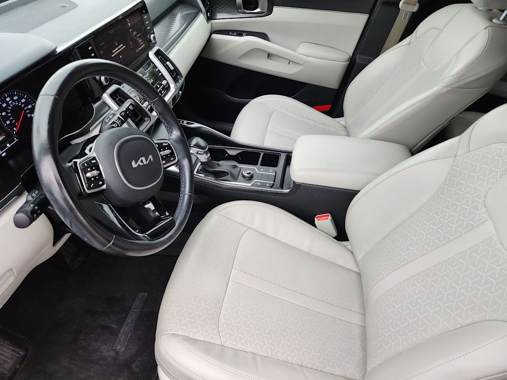 Thumbnail: 2022 Kia Sorento - 9