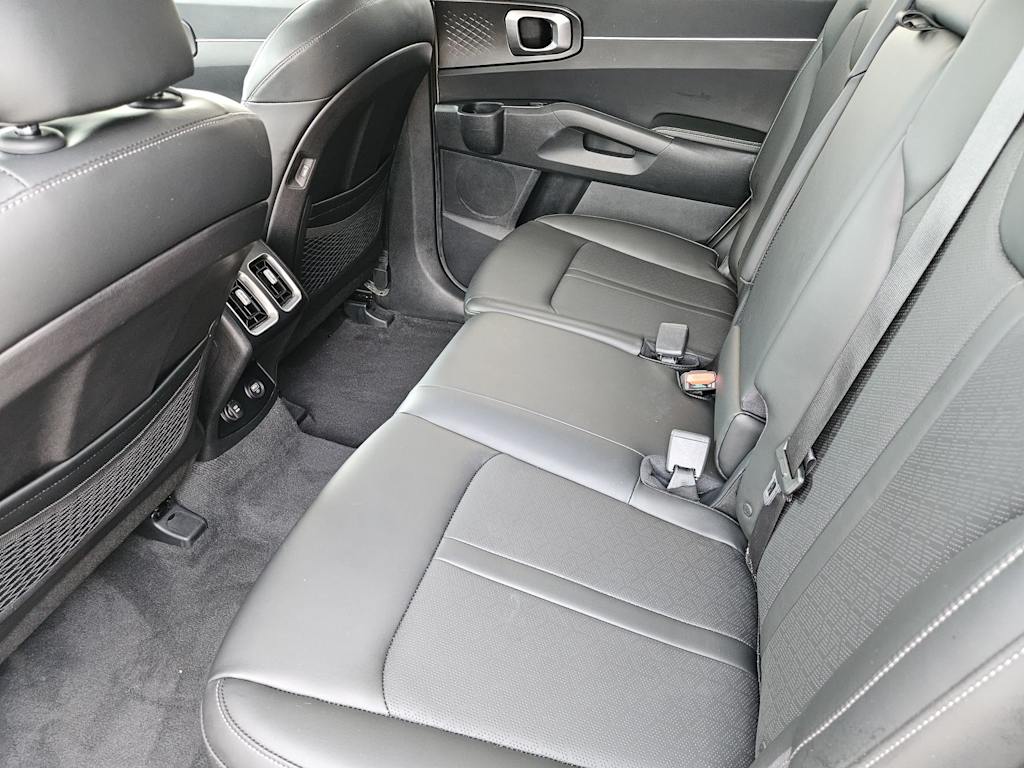 Thumbnail: 2021 Kia Sorento - 11