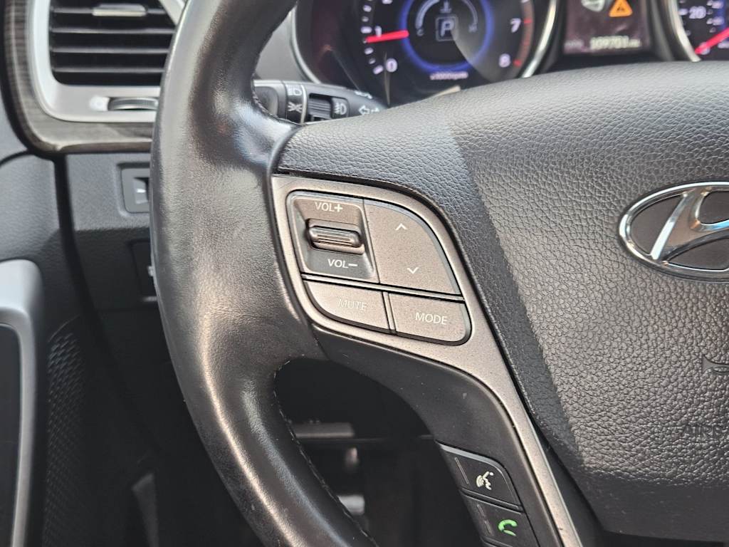 Thumbnail: 2015 Hyundai Santa Fe - 30