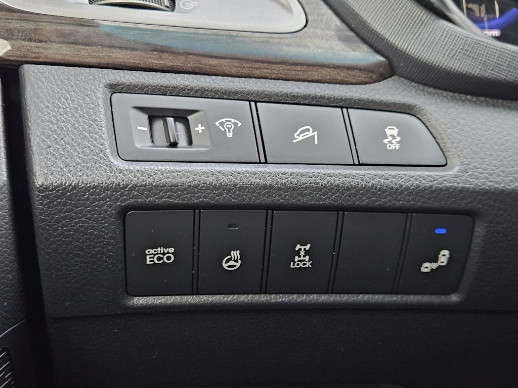 Thumbnail: 2015 Hyundai Santa Fe - 26