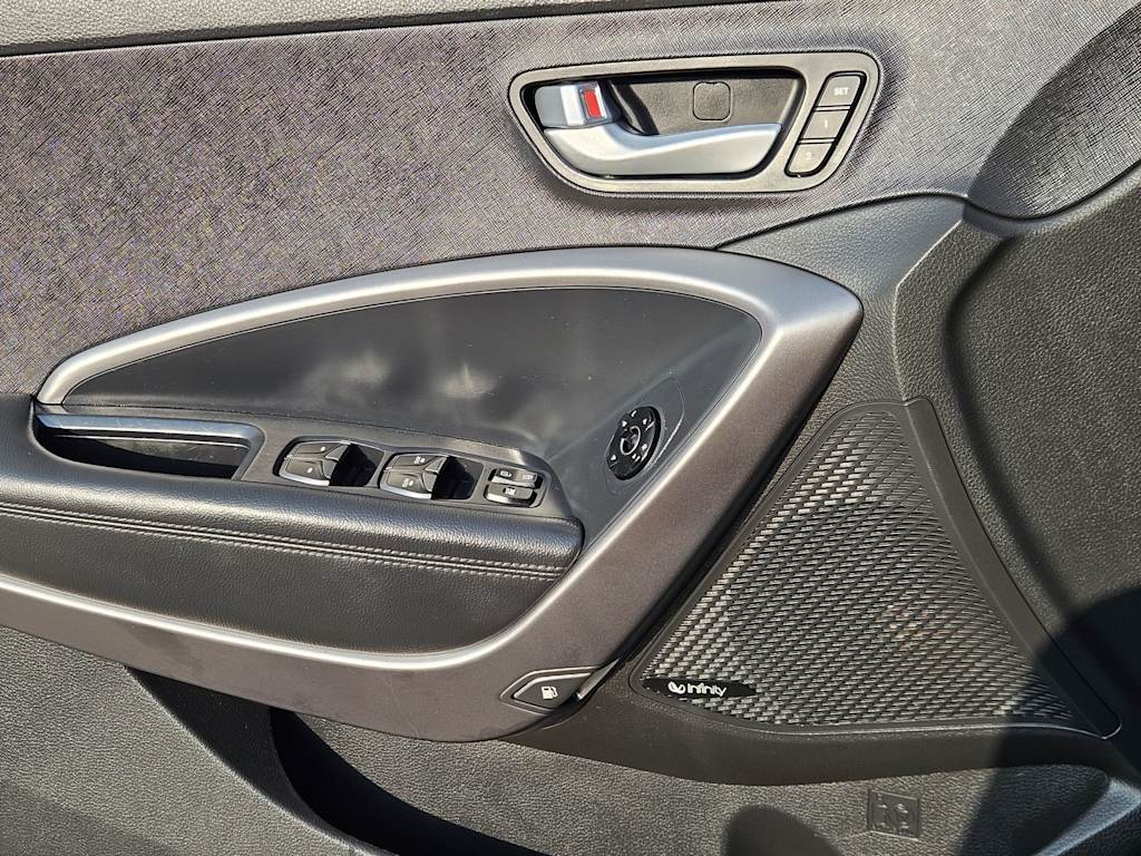 Thumbnail: 2015 Hyundai Santa Fe - 27