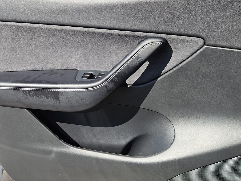 Thumbnail: 2021 Tesla Model Y - 23