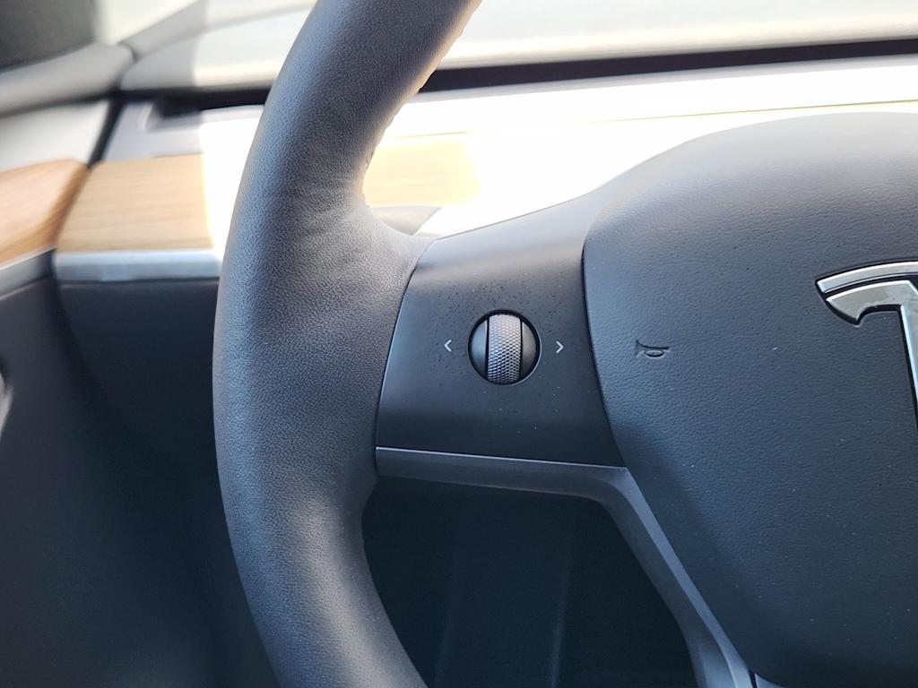 Thumbnail: 2023 Tesla Model Y - 26