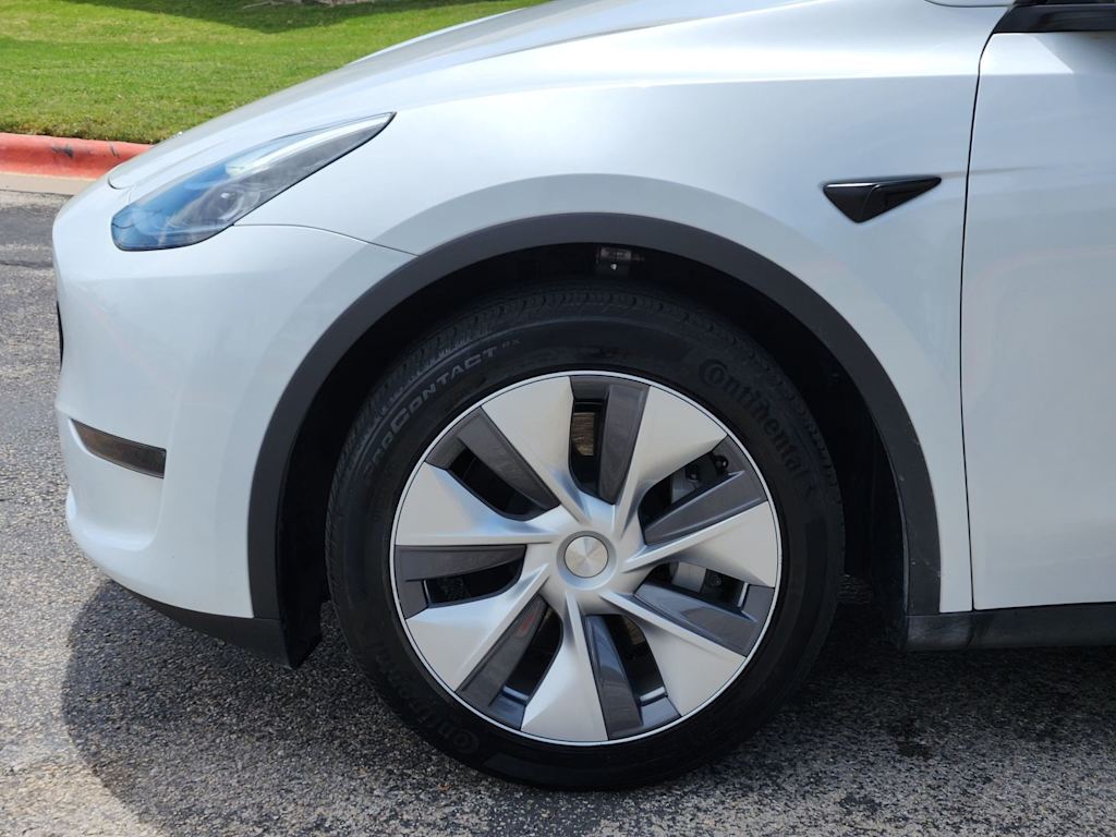 Thumbnail: 2023 Tesla Model Y - 6