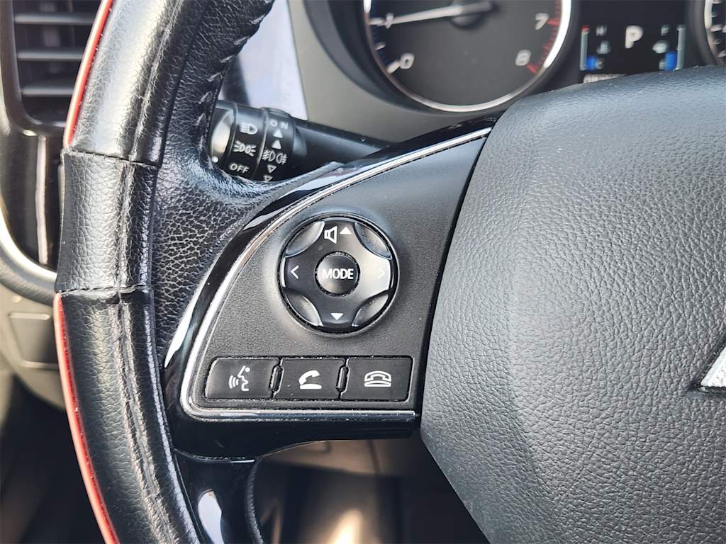 Thumbnail: 2018 Mitsubishi Outlander - 30