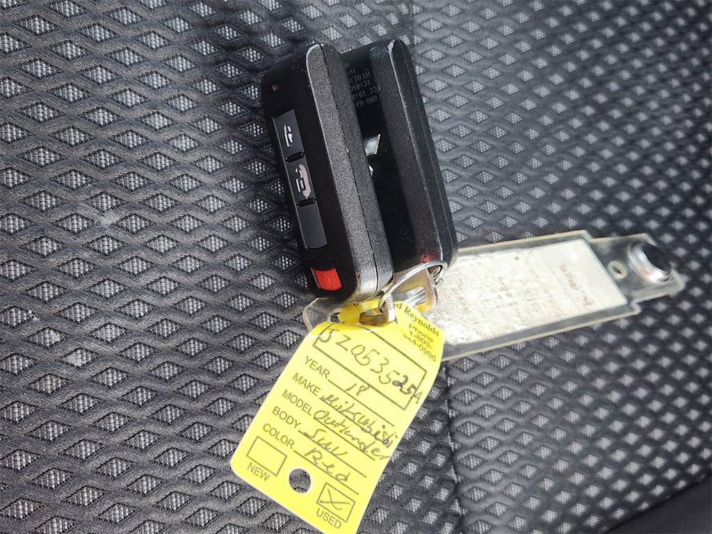 Thumbnail: 2018 Mitsubishi Outlander - 16