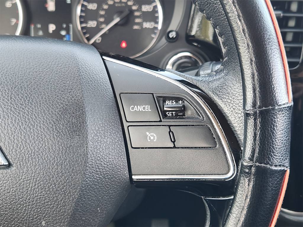 Thumbnail: 2018 Mitsubishi Outlander - 31