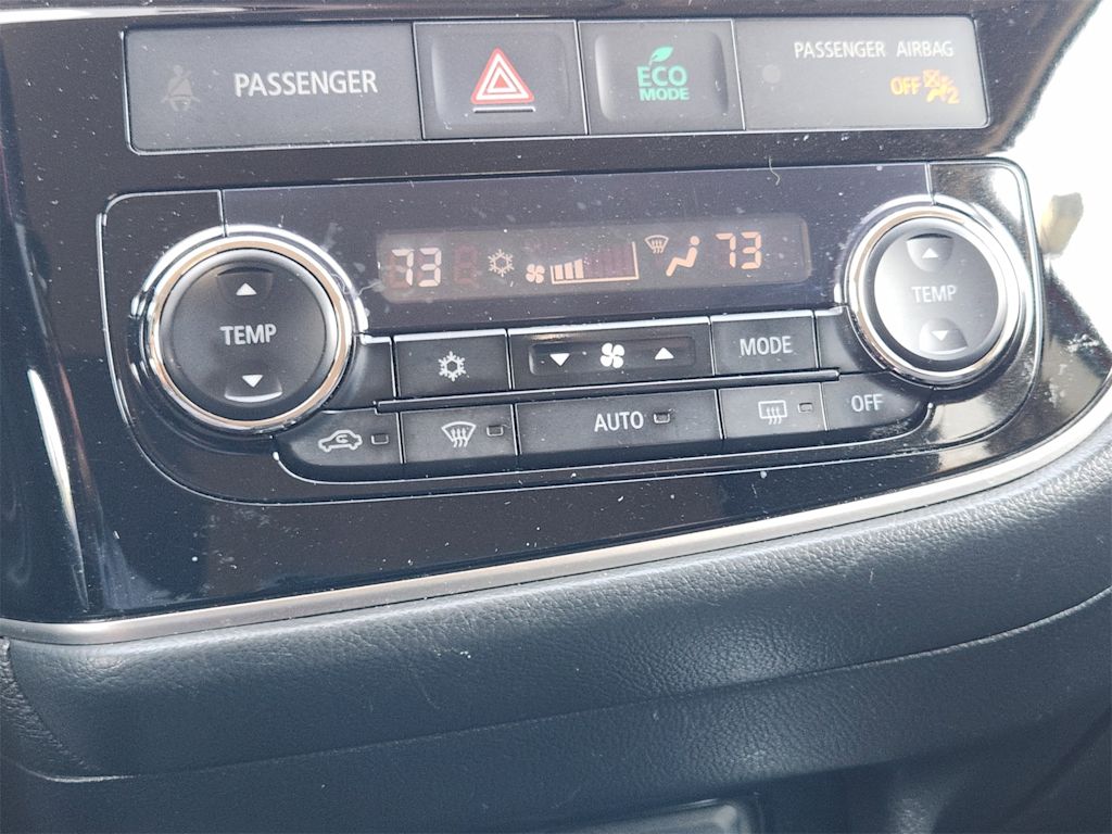 Thumbnail: 2018 Mitsubishi Outlander - 26