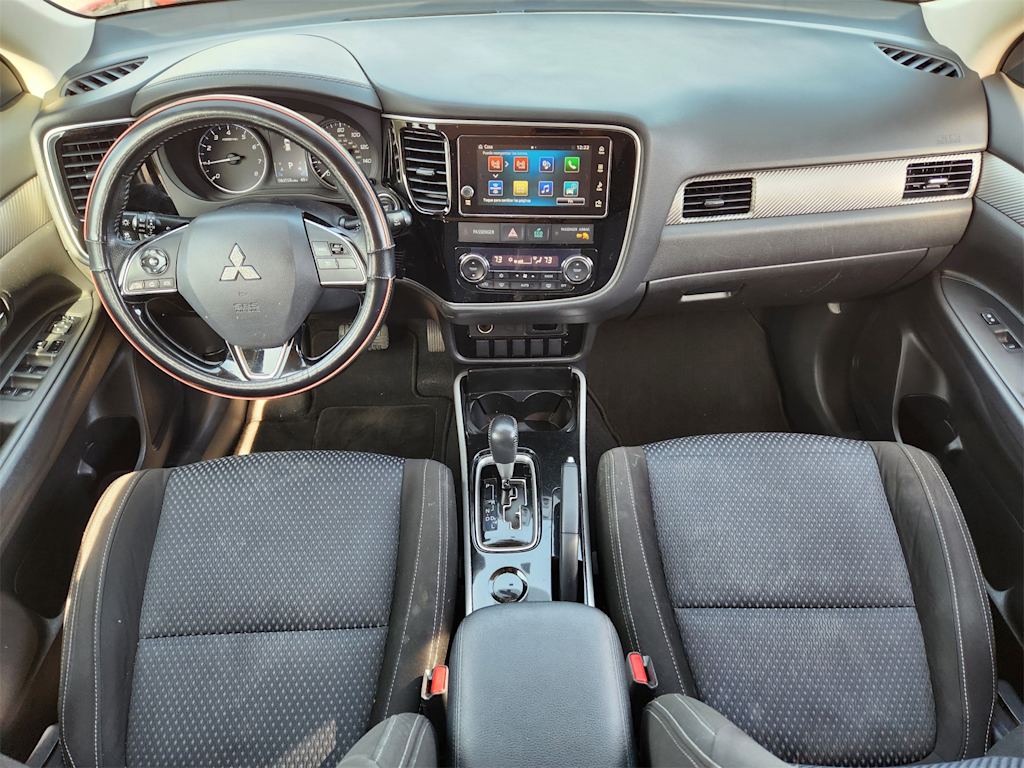 Thumbnail: 2018 Mitsubishi Outlander - 8