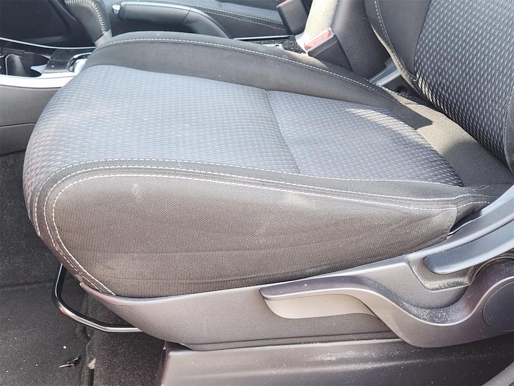 Thumbnail: 2018 Mitsubishi Outlander - 29