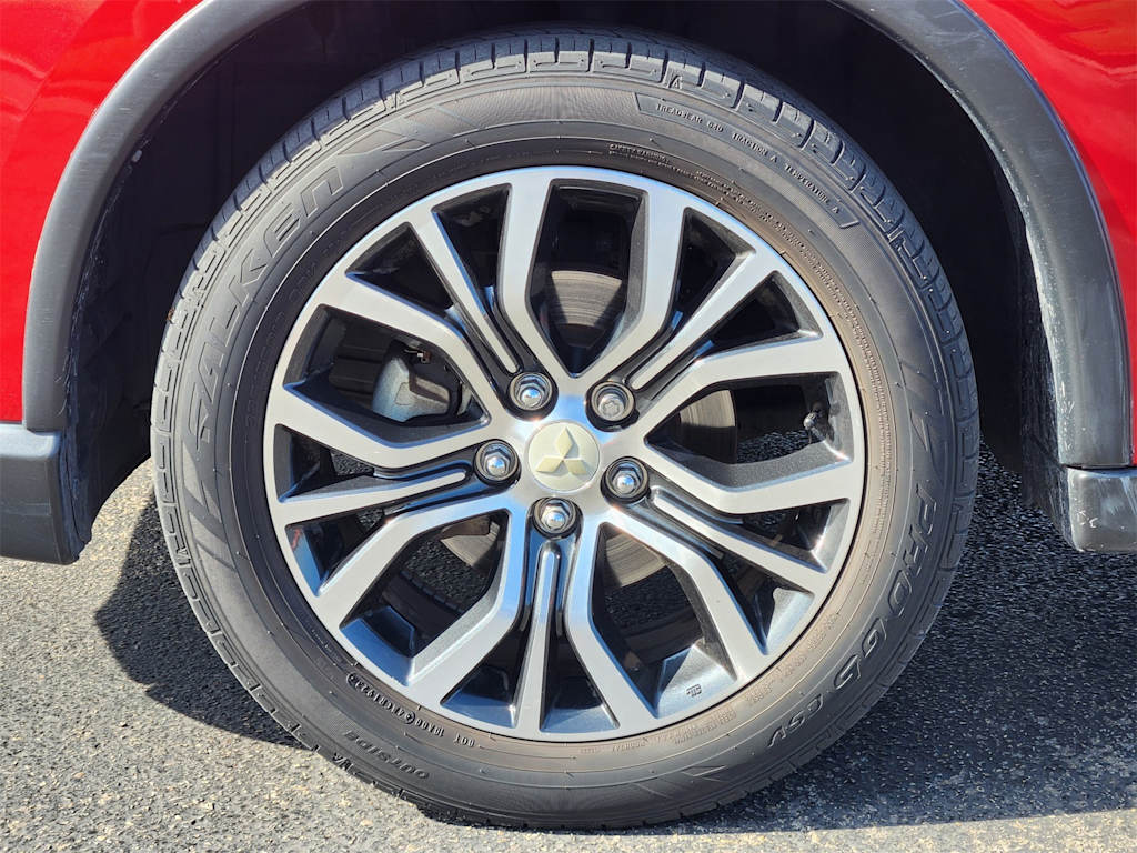 Thumbnail: 2018 Mitsubishi Outlander - 21